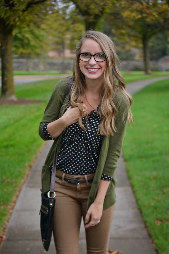 50+ Stylish Back to School Outfits for Teachers You Will LOVE! MCO