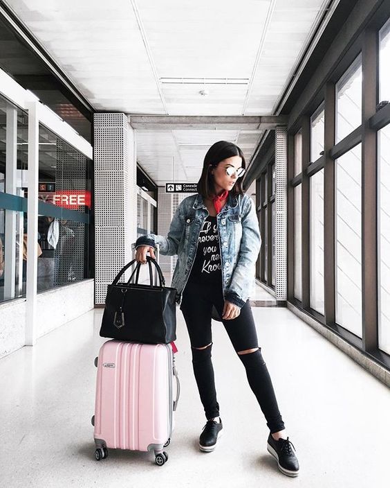 30+ Comfortable and Stylish Outfits for Long Haul Flights